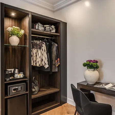 Telier Tomacelli بيت ضيافة 4*