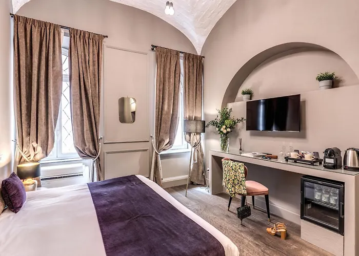 Telier Tomacelli בית הארחה 4*